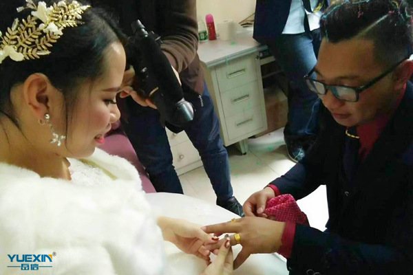 岳信同事婚礼现场-婚戒